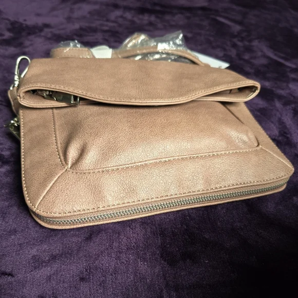 Moda Luxe Easy Foldover Crossbody - Picture 15 of 15